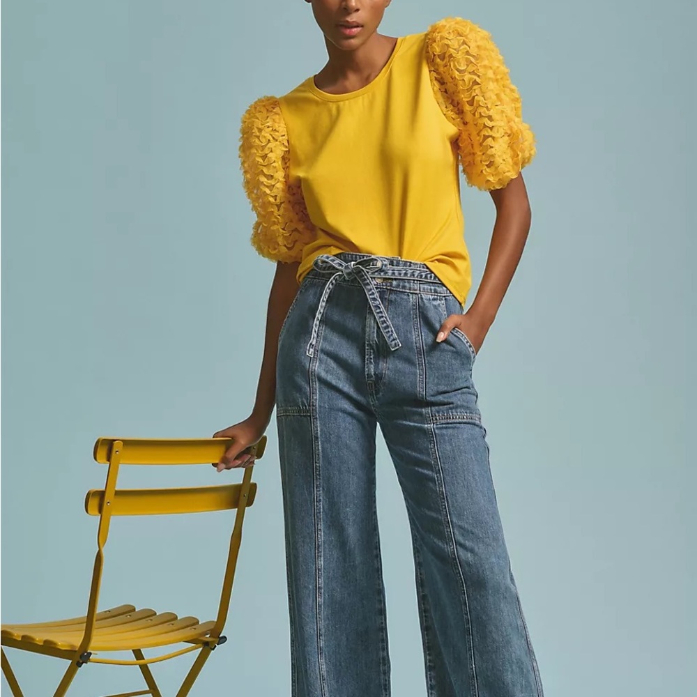 Flat White ruffle sleeve top